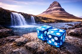 Sýna Eiginleika Mismunandi Ákoma Til Að Kanna Sjálfsmyndina